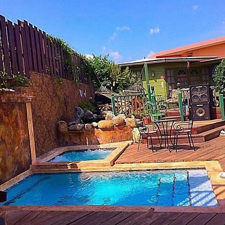 One32 Guest House Kingston Extérieur photo