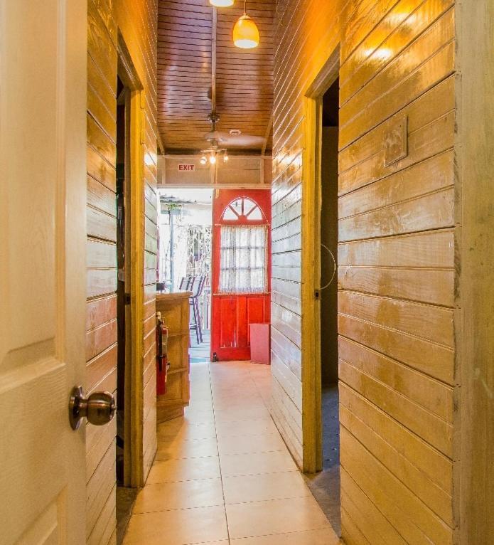 One32 Guest House Kingston Extérieur photo